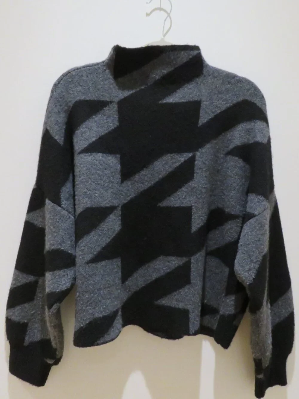 EVEREVE Brielle Large Houndstooth Pullover Mock Neck Sweater Medium Soft Comfy - Picture 9 of 14